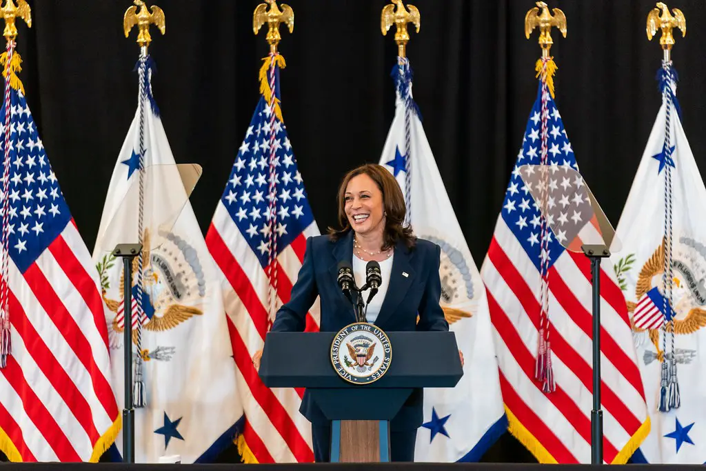 Kamala Harris Adopts Biden’s MediaDodging Tactics in 2024 Campaign