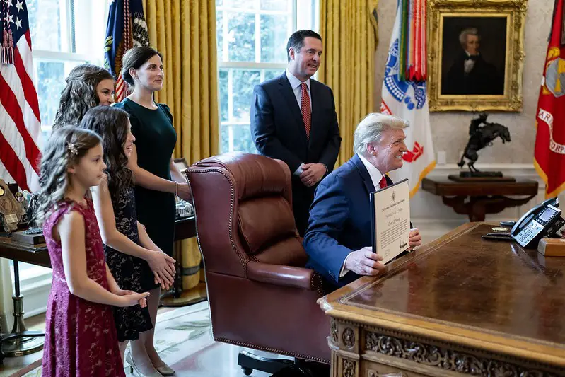 House Republicans Unite Behind Mike Johnson for Speaker as Trump