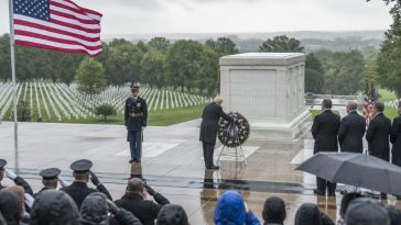 Trump Honors Fallen at Arlington, Spars Over Politics on Memorial Day