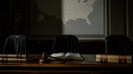 Seventh Circuit Deadlock Sends ICE Detention Fight to Supreme Court