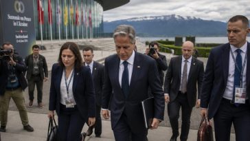 Vance in Switzerland Seeks Iran Deal as Republicans Warn of $300B