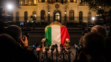 Trump photo claim sparks Meloni rebuke, Tajani cancels visit