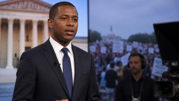 House Minority Leader Hakeem Jeffries Backs Ethics Code, Rejects Court Packing