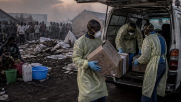Ebola Tops 8,000 as Mobs Kill Official, Hamper Response