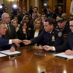 Mayor Zohran Mamdani’s Pen Handoff to Ramzi Kassem Sparks Outrage