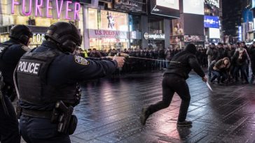 Expert: Tasers Failed in Times Square Over Probe Spread and Training