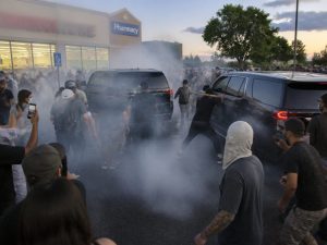 Salem Mob Batters ICE SUV, Agents Use Tear Gas to Escape