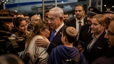 Netanyahu Hails Heroes After Passengers Stop Alleged Terrorist Pilot